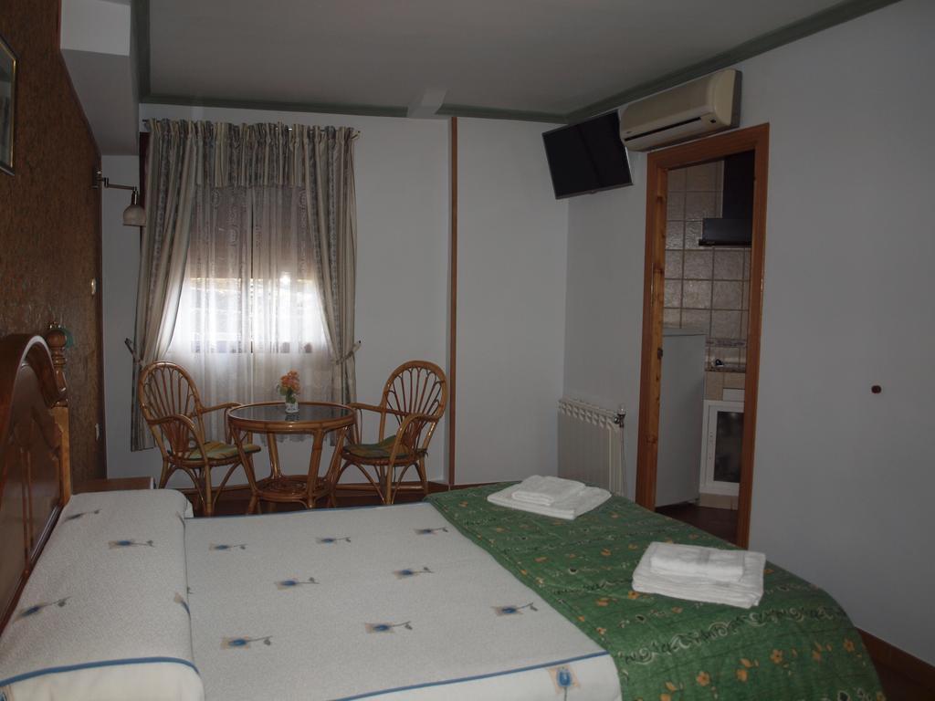 Hostal Yuste Hotel Garganta la Olla Luaran gambar